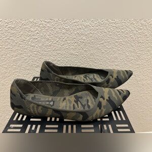 Steve Madden Pointed Toe Flats